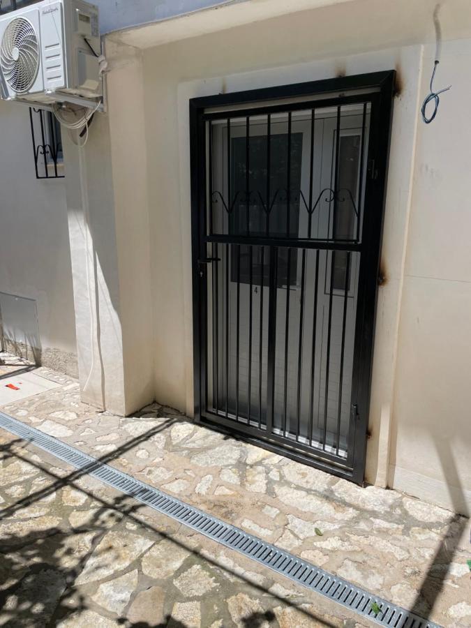 Traceys 3Apartments Borsh Qazim Pali Esterno foto