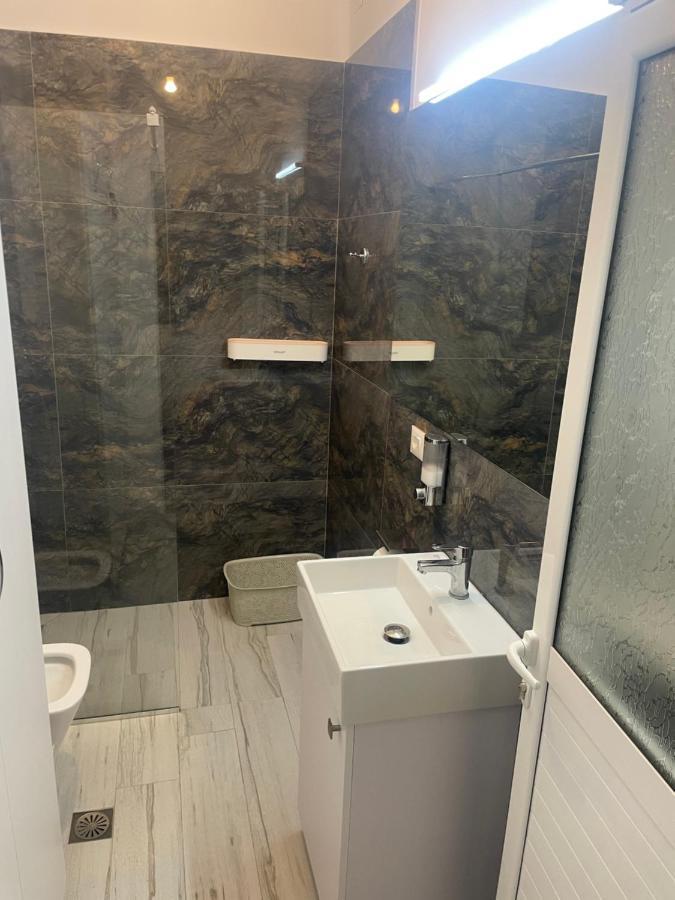 Traceys 3Apartments Borsh Qazim Pali Esterno foto