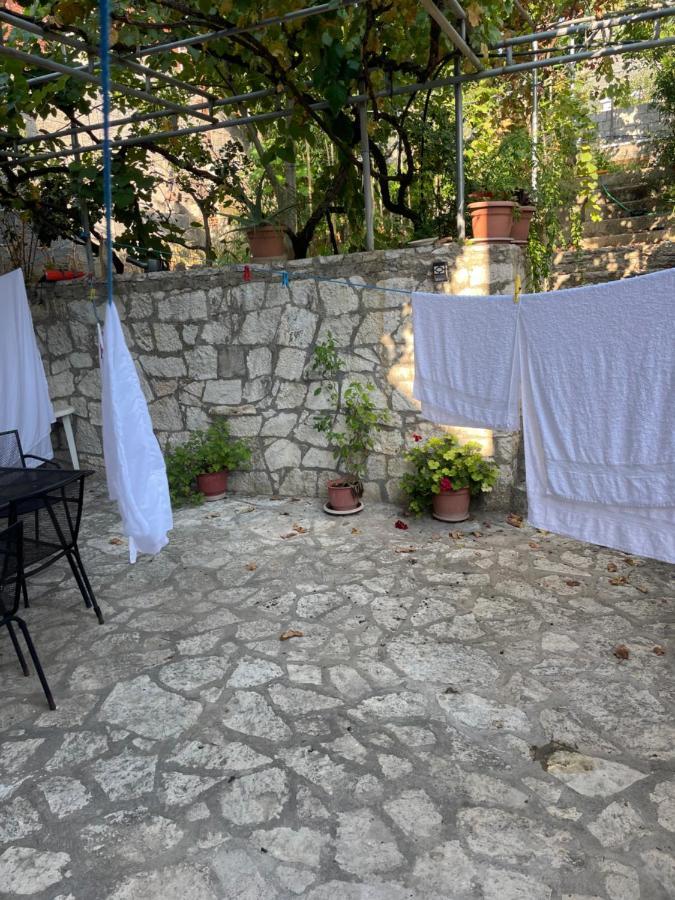 Traceys 3Apartments Borsh Qazim Pali Esterno foto